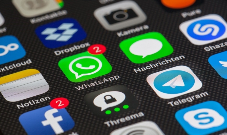 Review of Top 3 Communication Mobile Apps in Singapore Review of Top 3 Communication Mobile Apps in Singapore