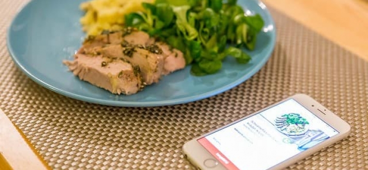 Review of the Top 3 Food & Drink Mobile Apps in Singapore