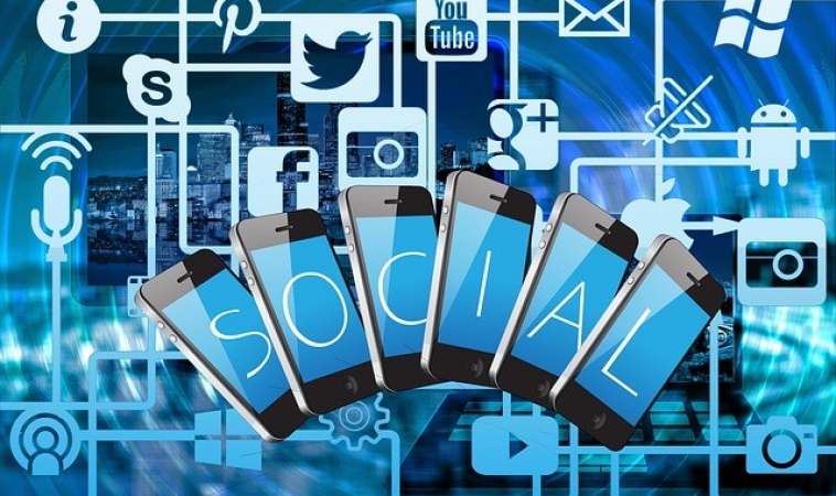 Review of the Top 3 Social Mobile Apps in Singapore Review of the Top 3 Social Mobile Apps in Singapore